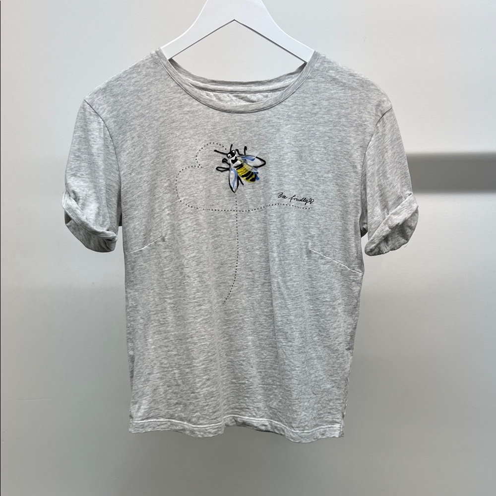 Women's Gray Bee Graphic Short Sleeve Tee